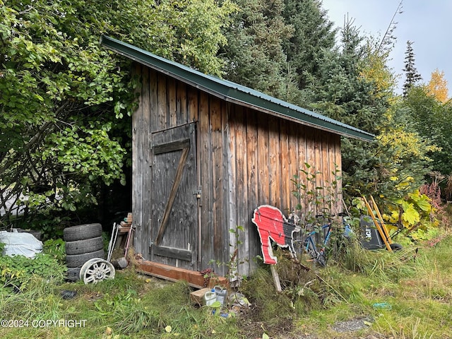 view of outbuilding