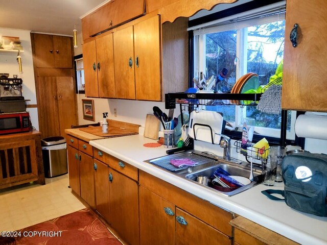 kitchen featuring sink