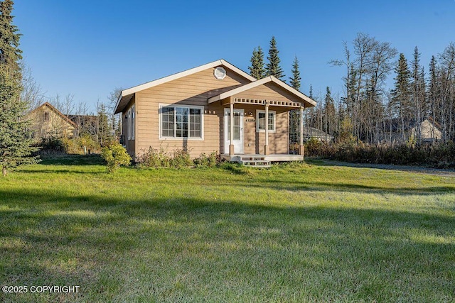 view of front of property with a front yard