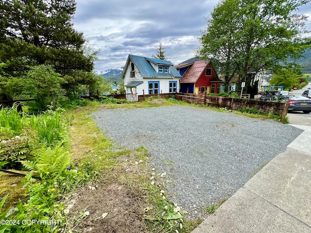 Listing photo 2 for 275 Irwin St, Juneau AK 99801