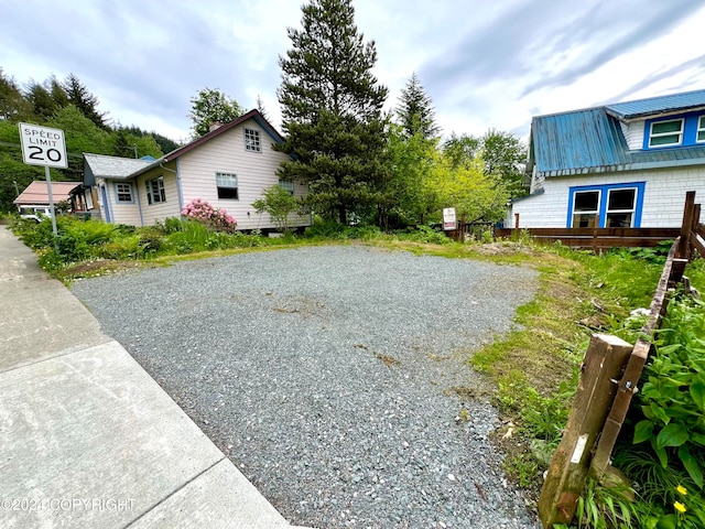 Listing photo 3 for 275 Irwin St, Juneau AK 99801