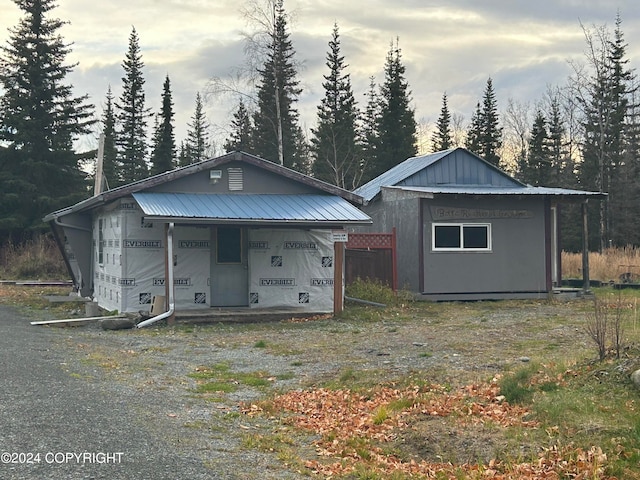 view of front of property