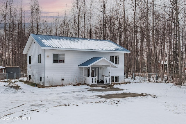 view of front of home with covered porch