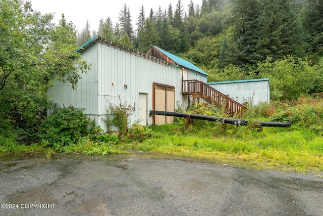 view of outbuilding