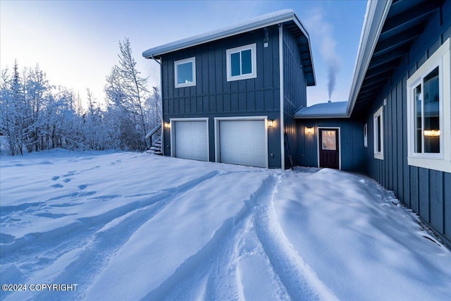 view of front of house with a garage