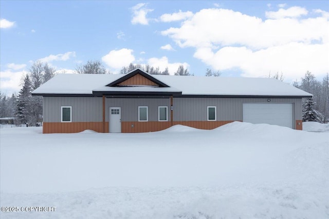 view of front of house with an attached garage