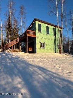 view of front facade featuring a deck