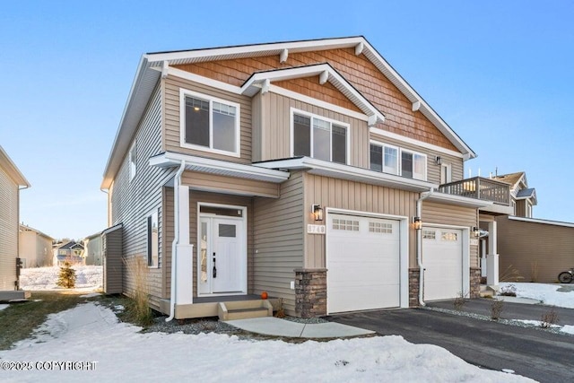 view of front facade with a garage