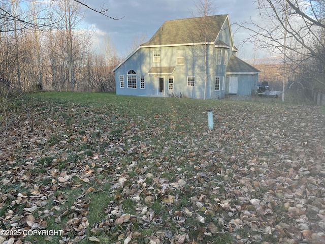 exterior space featuring a yard