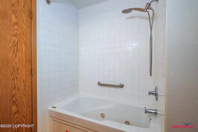 bathroom featuring shower / tub combination