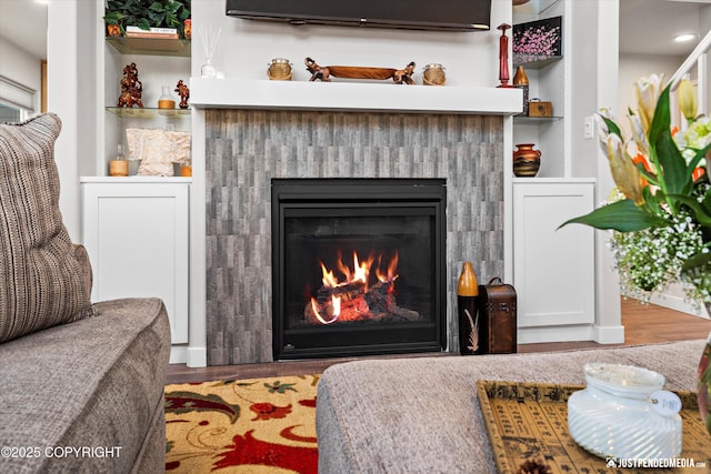 room details featuring hardwood / wood-style floors