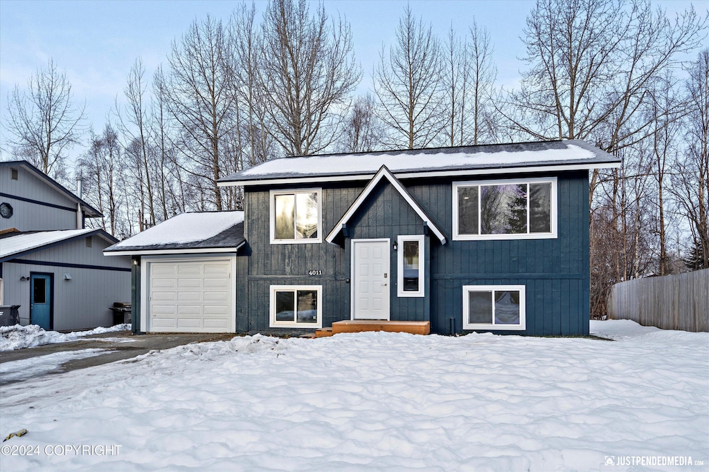 view of front of house featuring a garage