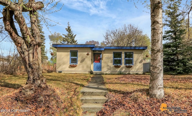 view of front of property