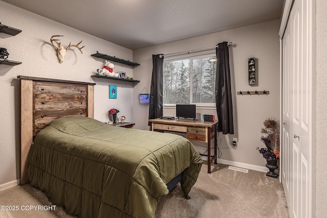 bedroom with carpet