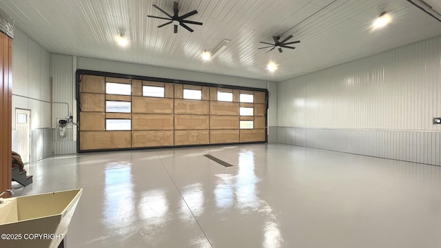 garage featuring ceiling fan