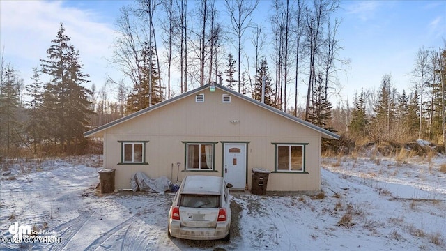 view of front of property