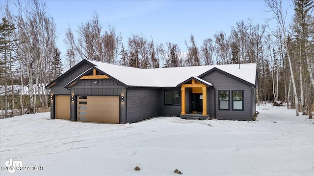 view of front of property featuring a garage