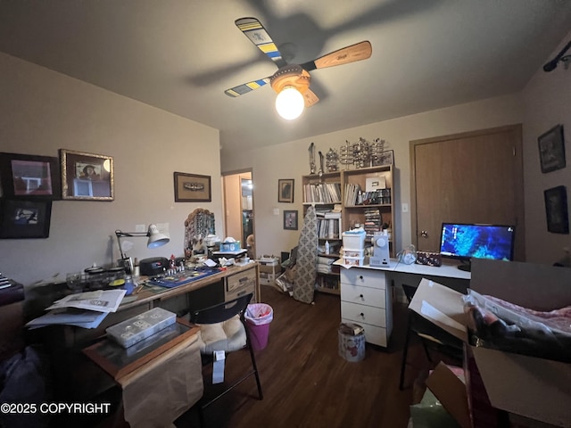 office area featuring dark wood-type flooring and ceiling fan