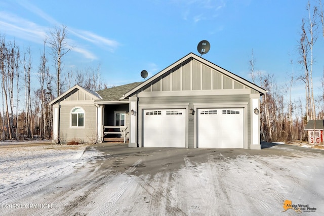 view of front of home featuring a garage