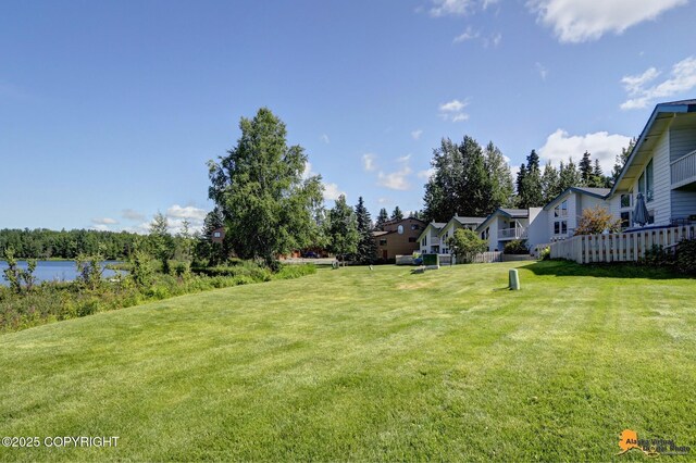 view of yard with a residential view