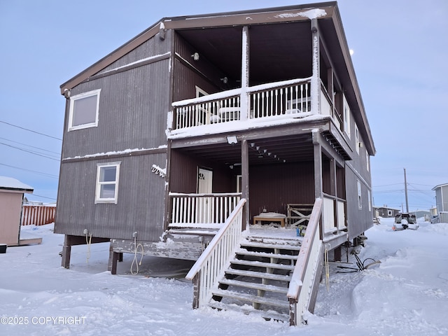 view of front facade with a porch