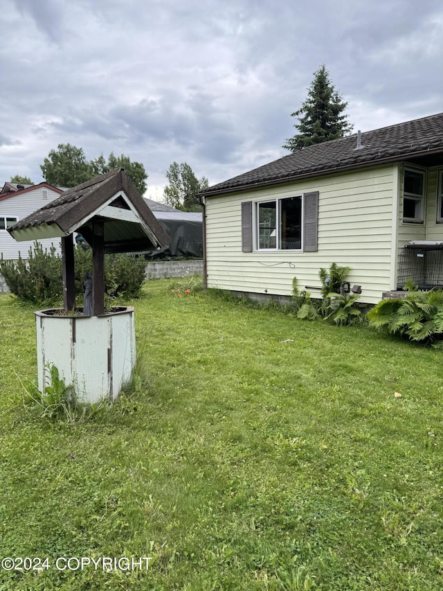 view of yard with cooling unit