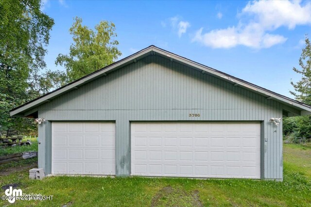 view of detached garage