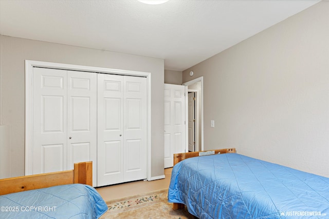 bedroom with a closet