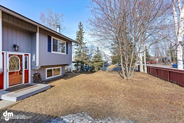 view of yard featuring fence