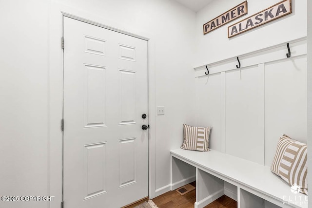 mudroom featuring visible vents and baseboards