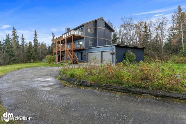 exterior space featuring driveway