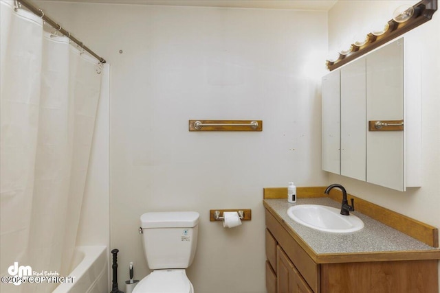 full bath featuring toilet, vanity, and shower / bath combo with shower curtain