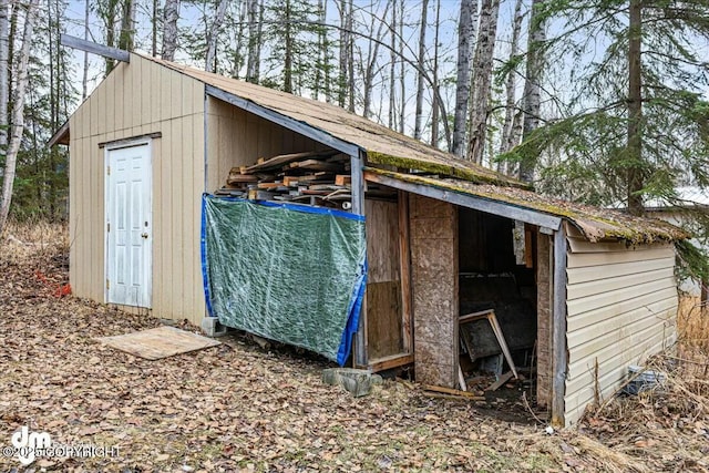view of outbuilding with an outbuilding