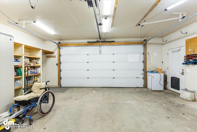 garage featuring washer / dryer
