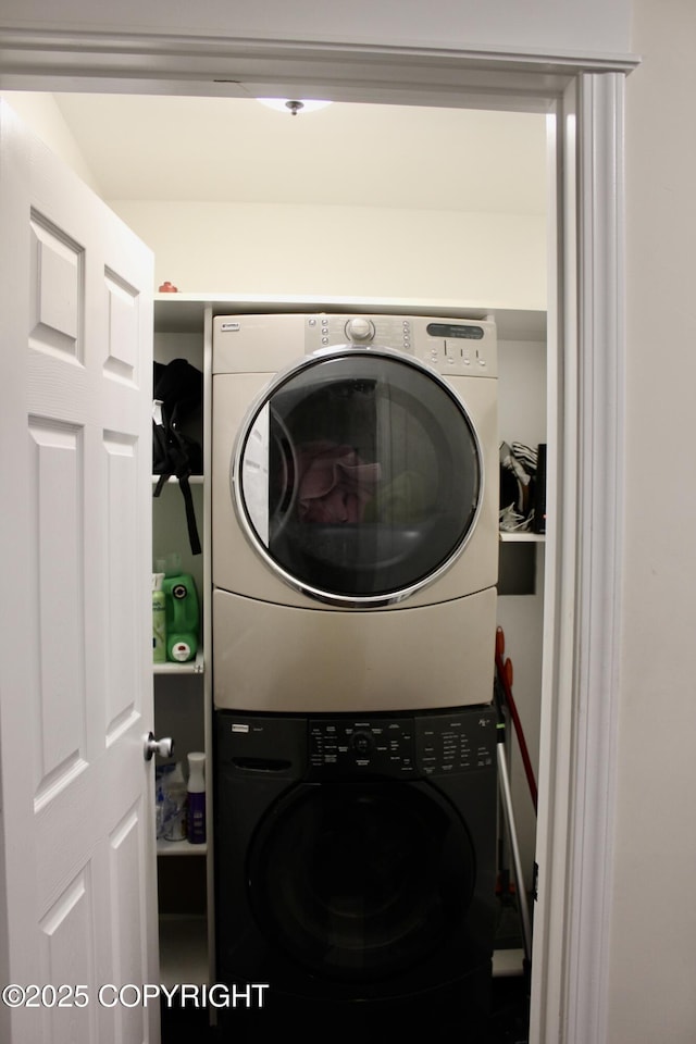 435 N Chugach St, Palmer, AK 99645 - washroom with stacked washer / drying machine