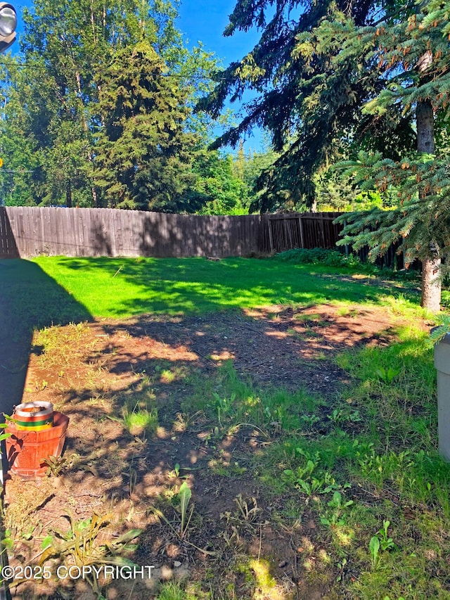 view of yard featuring fence