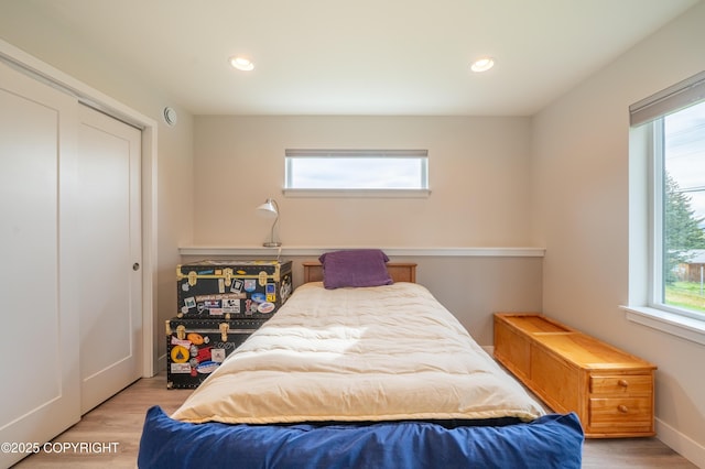 437 W Fairview Ave, Homer, AK 99603 - bedroom featuring light wood finished floors, recessed lighting, a closet, and baseboards