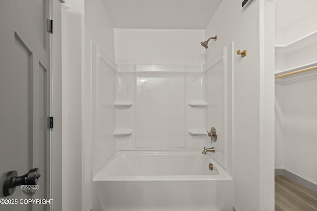7177 N Paw St, Wasilla, AK 99654 - full bath featuring baseboards and wood finished floors