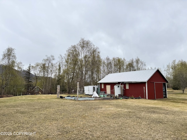 exterior space with an outdoor structure and an outbuilding