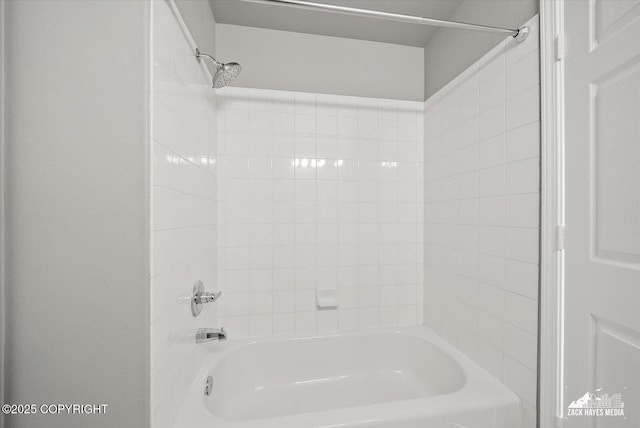 full bath with shower / bathtub combination