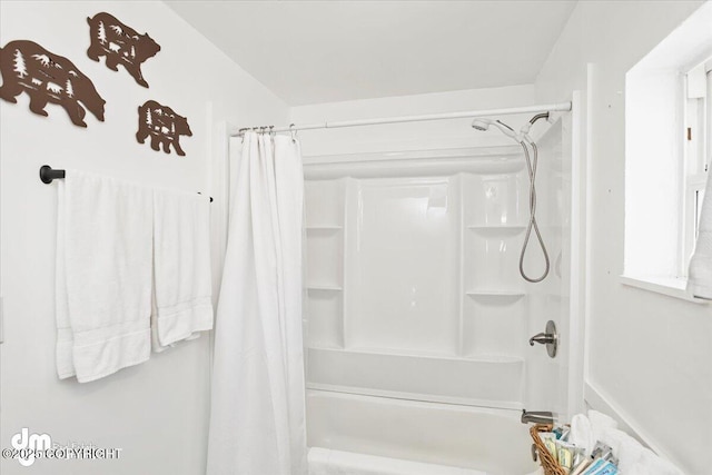 full bath with shower / bath combo