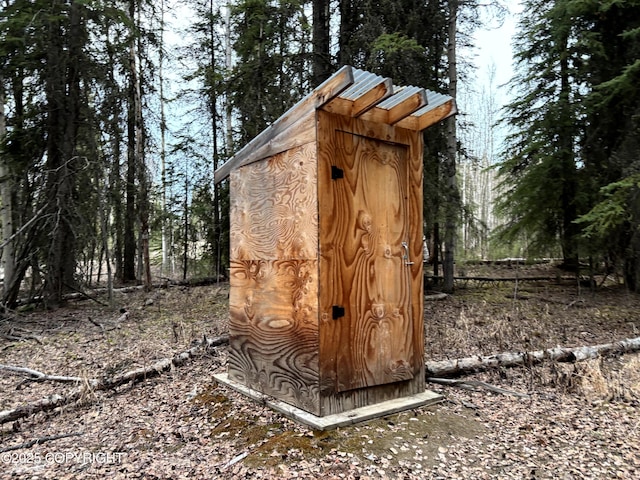 view of outdoor structure