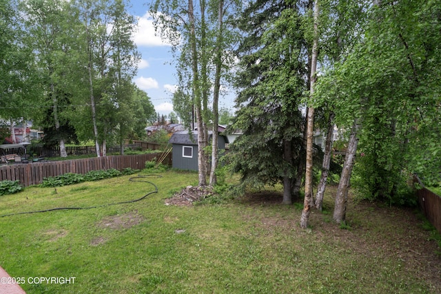 906 Lancaster Dr, Anchorage, AK 99503 - view of yard featuring an outbuilding