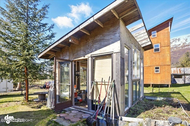 view of outbuilding featuring an outbuilding