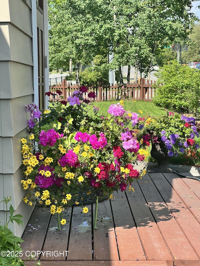 1008 Cordova St, Anchorage, AK 99501 - view of yard featuring fence