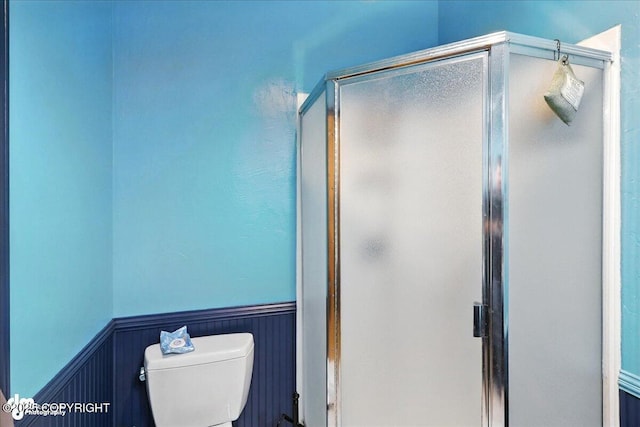 4510 Thomas Ct, Homer, AK 99603 - bathroom with wainscoting and a shower stall