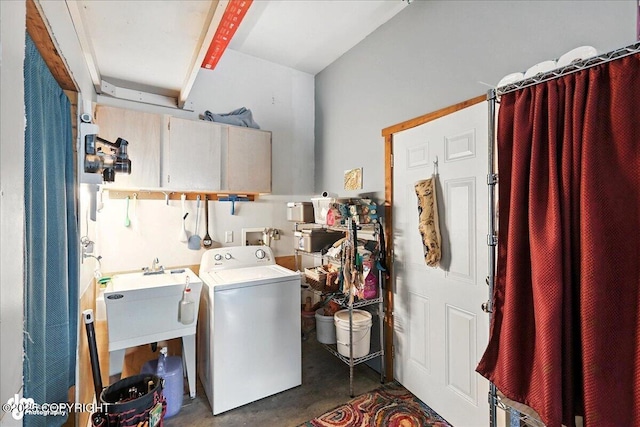 4510 Thomas Ct, Homer, AK 99603 - laundry room with washer / dryer and a sink