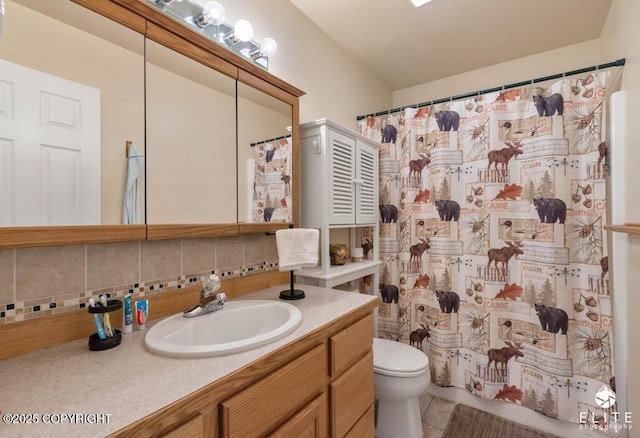 full bath with backsplash, toilet, tile patterned flooring, vanity, and curtained shower