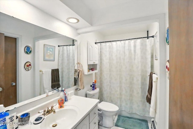 bathroom with baseboard heating, vanity, a shower with shower curtain, and toilet