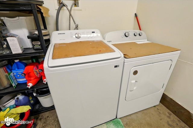 6744 Bogle Bluff Dr, Wasilla, AK 99623 - laundry area featuring washing machine and dryer